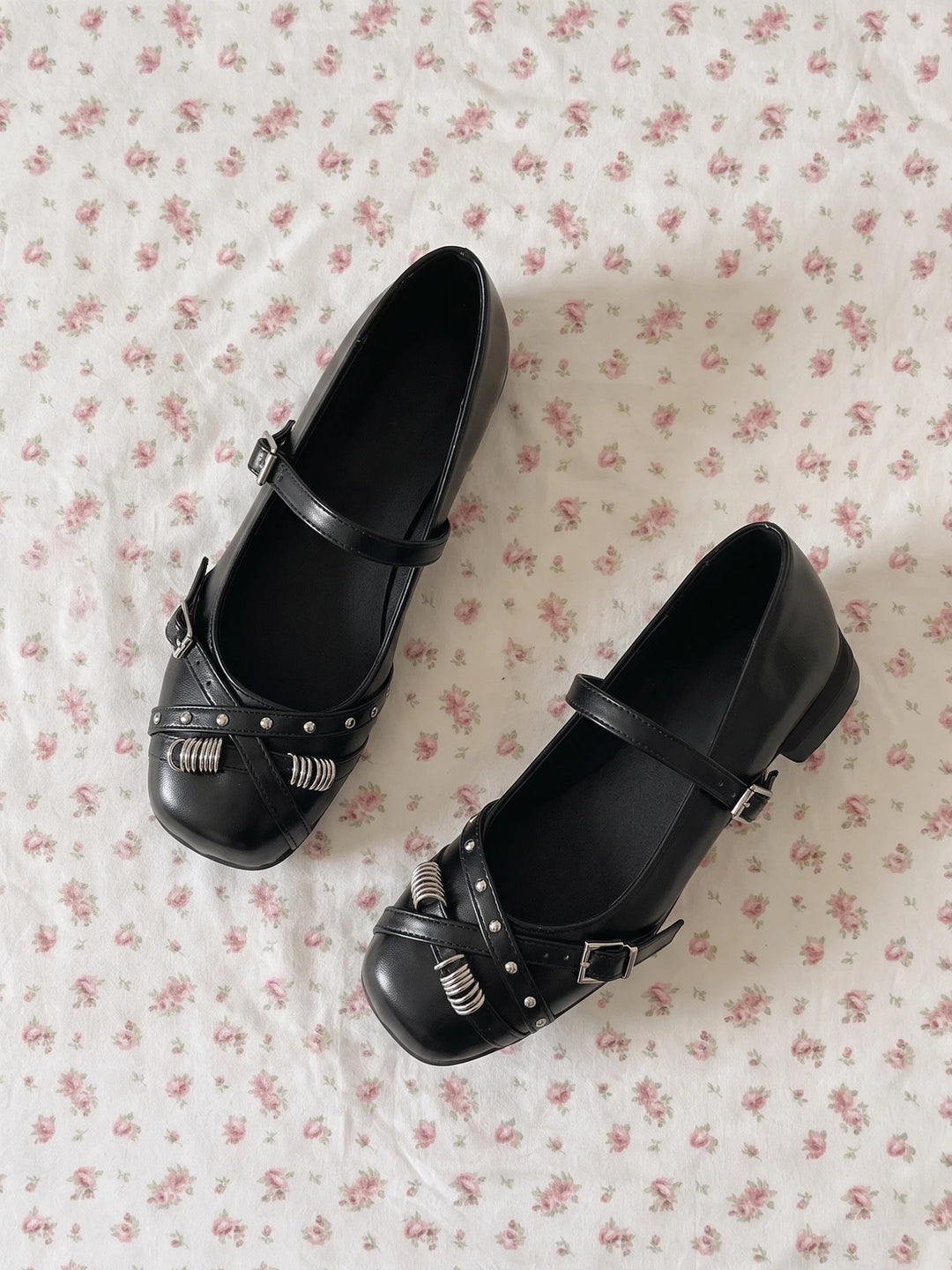 Ivy Metal-Ring Flats