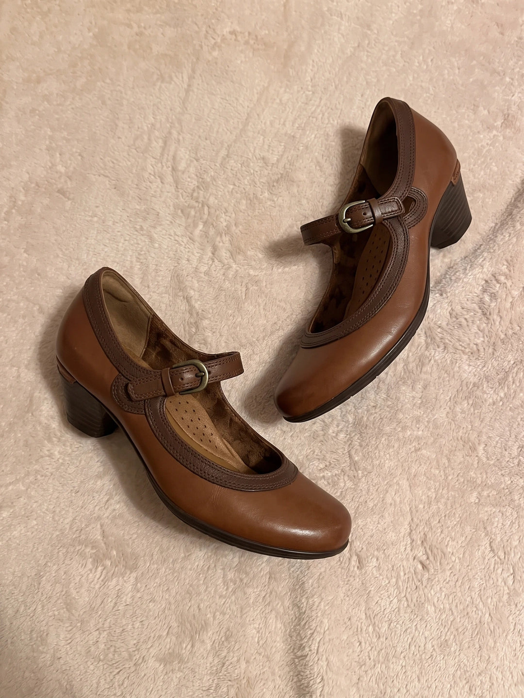 Violaine Dual-Tone Leather Mary Jane Heels