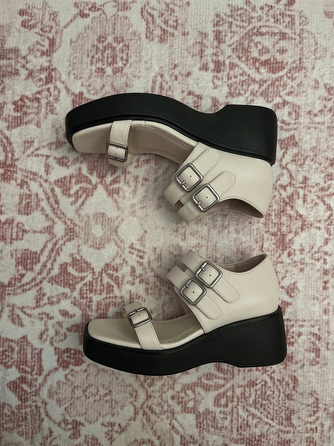 Crème Noir Platform Sandal