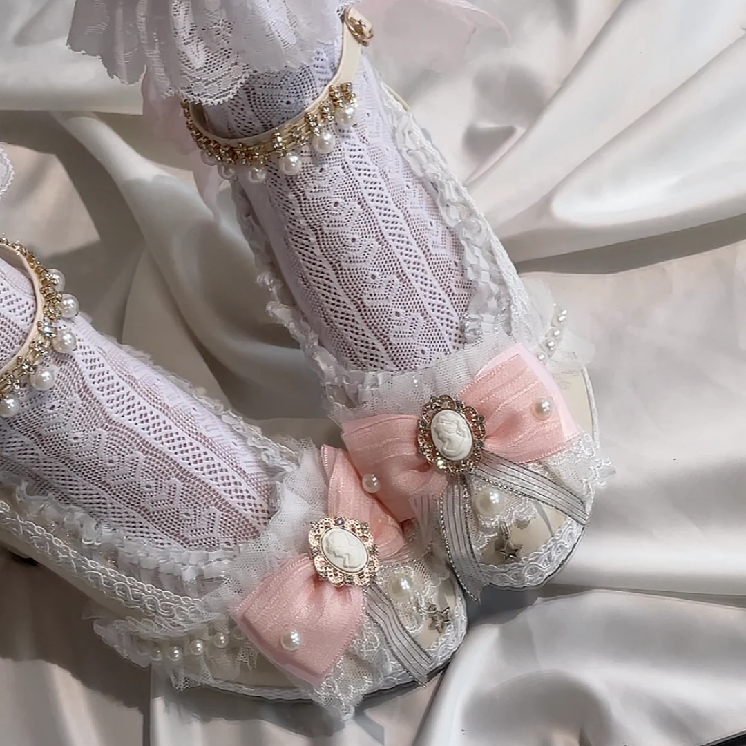 Rosette Cameo Lace heel