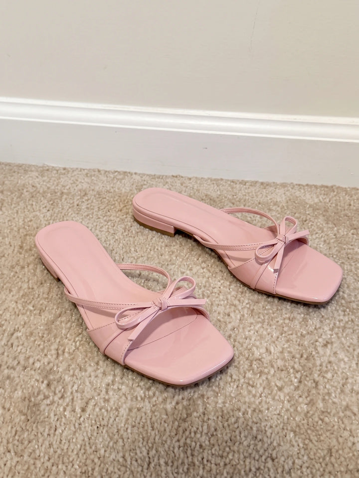 Mignettia Bow Patent Slides