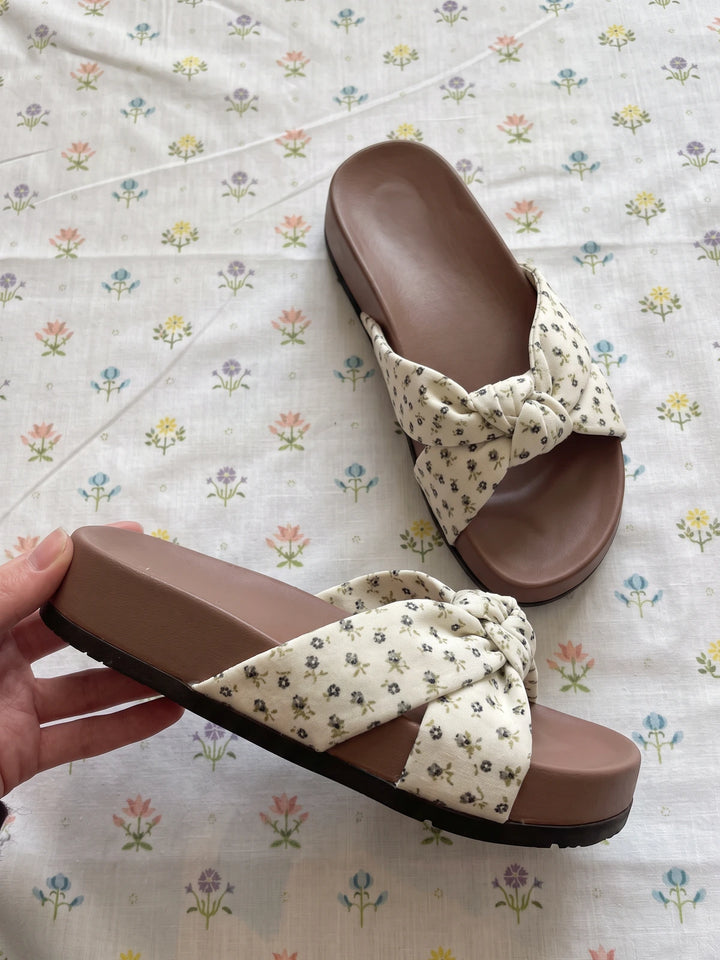 Rosalinde Floral Knot Flat Sandals
