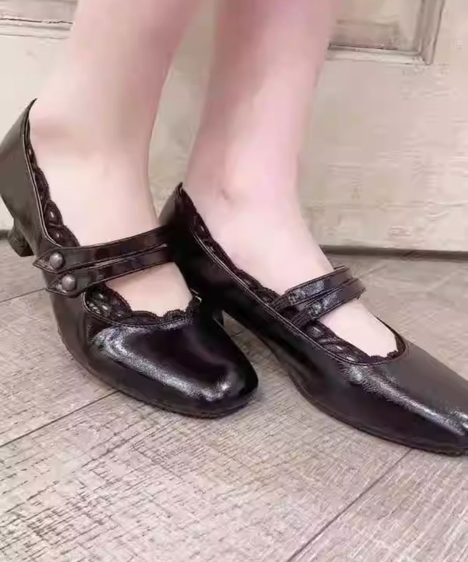 Retro Button-Strap Low Heel Shoes