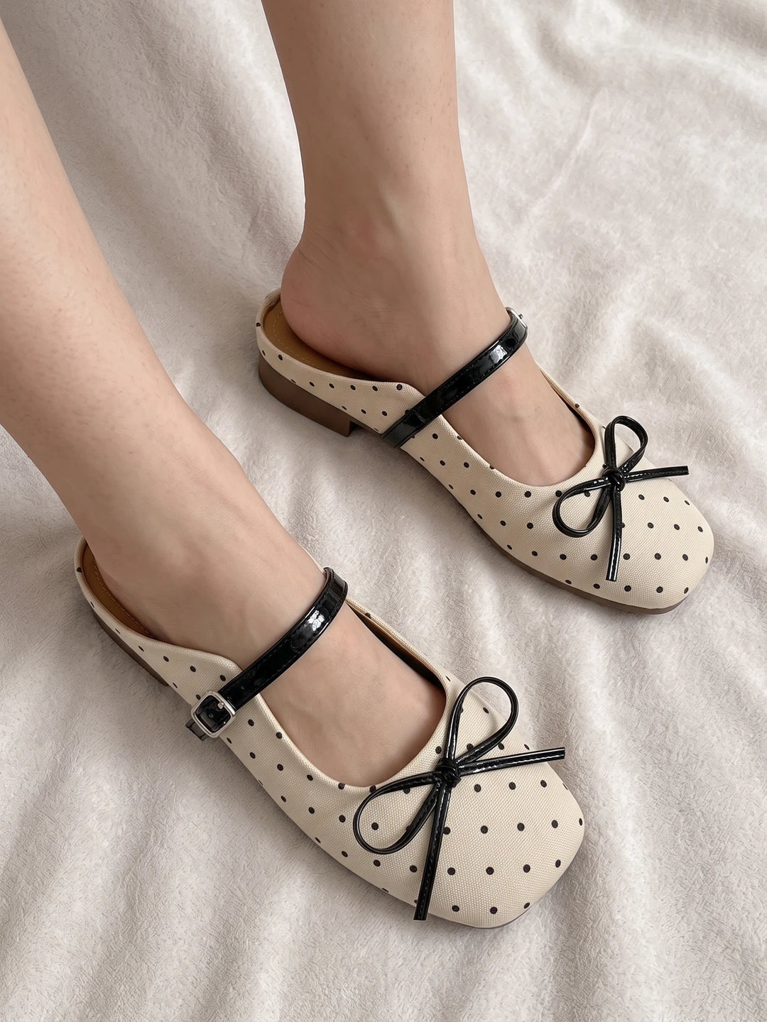 Zoe Bow Sandals