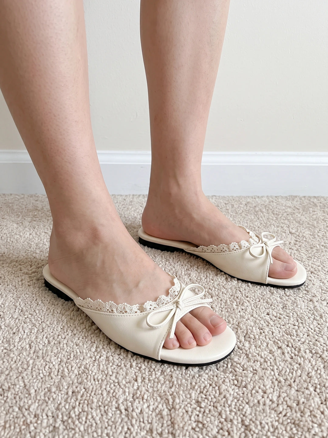 Mignettabelle Lace Bow Slides