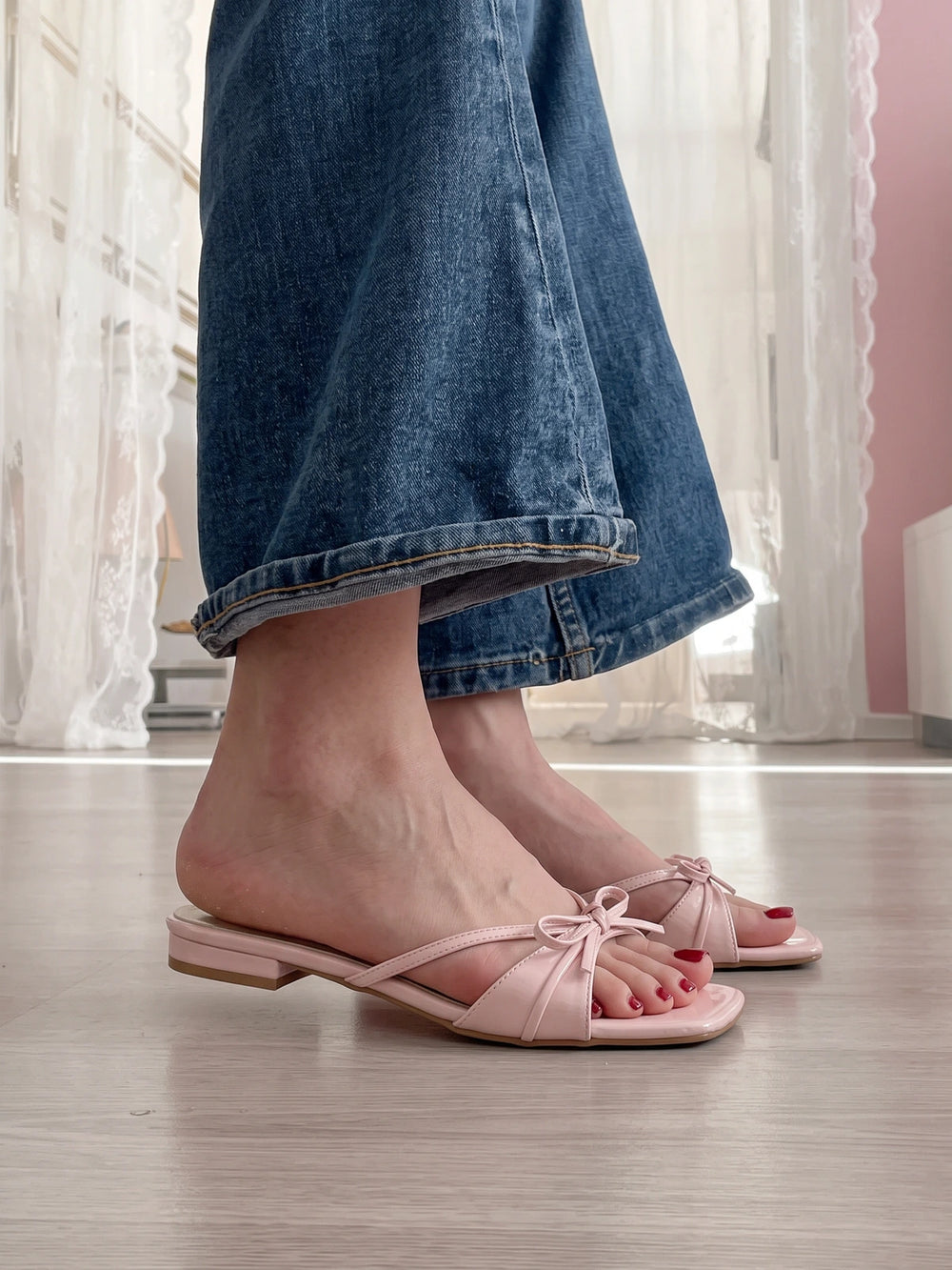 Mignettia Bow Patent Slides