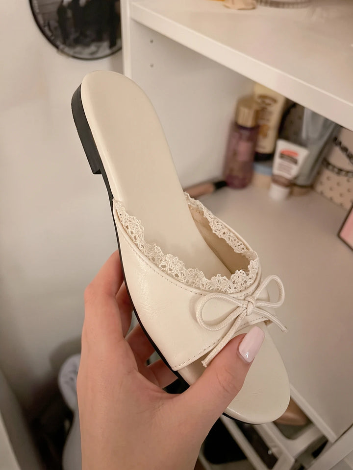 Mignettabelle Lace Bow Slides