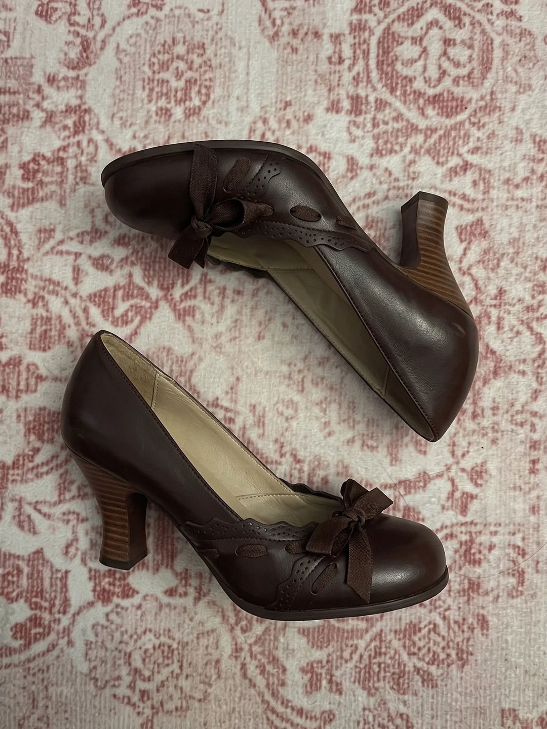 Violaine Scalloped Bow Heels