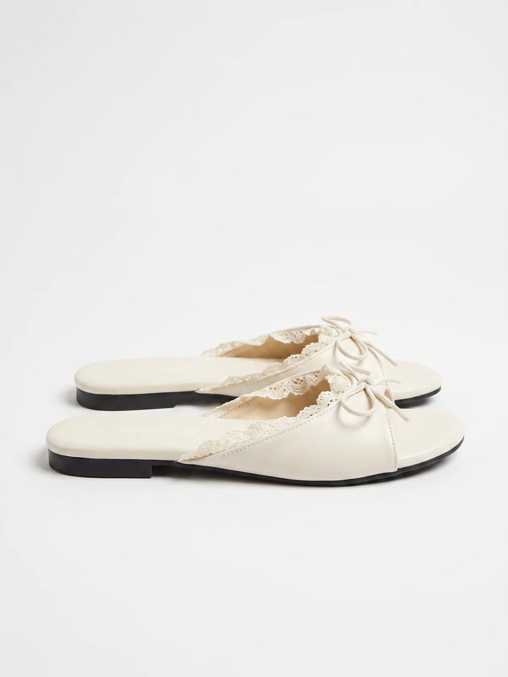 Mignettabelle Lace Bow Slides