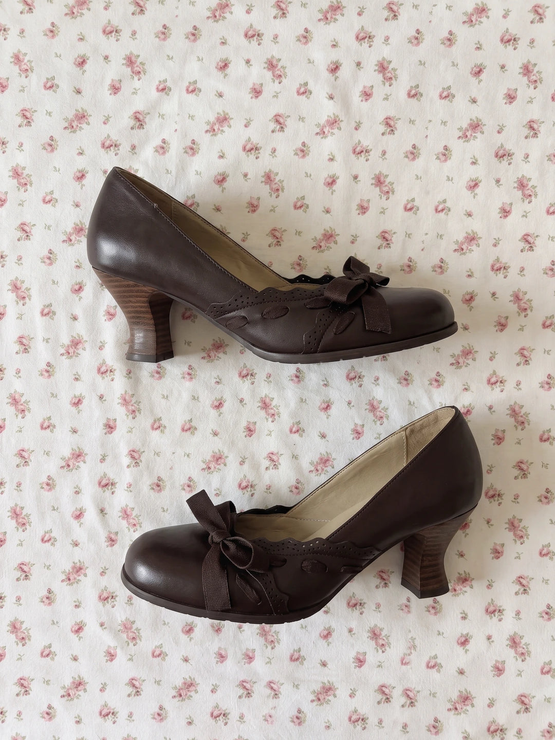Violaine Scalloped Bow Heels