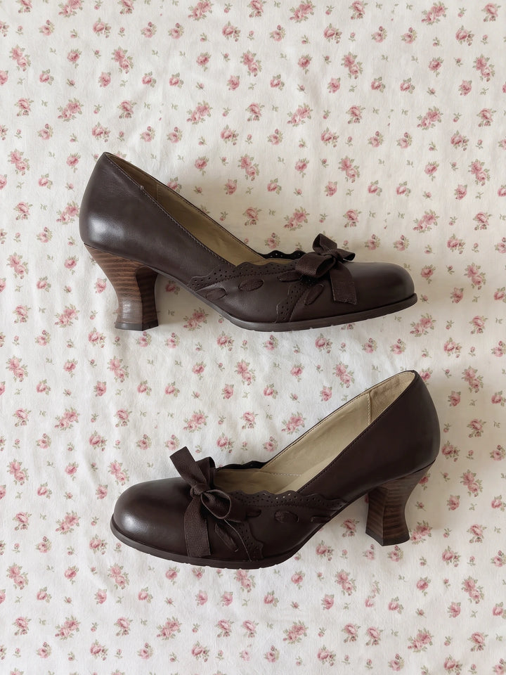 Violaine Scalloped Bow Heels
