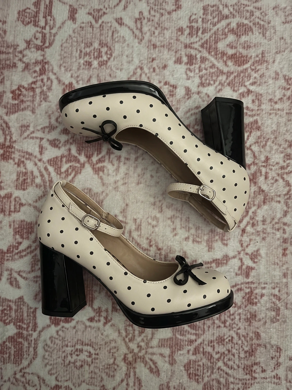 Pola Mary Janes
