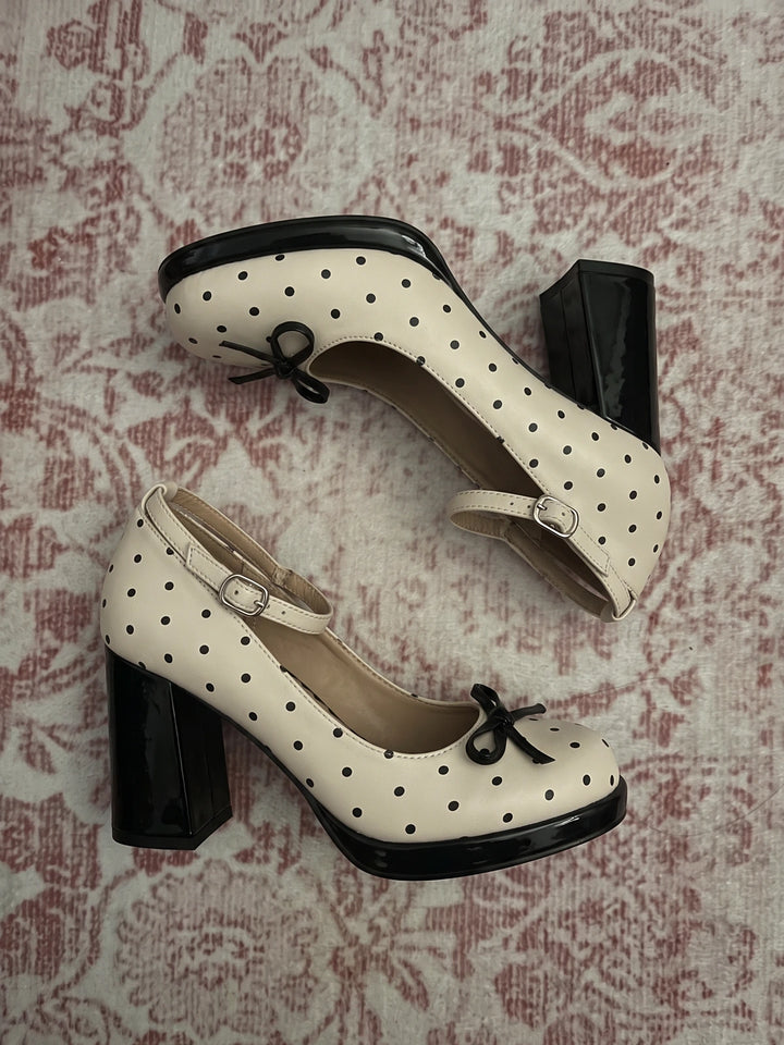 Pola Mary Janes