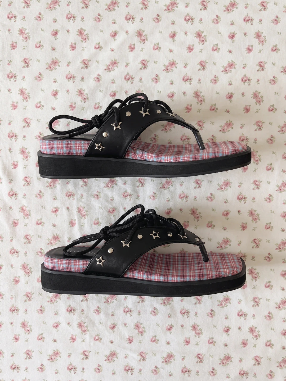 Heirloom Gingham Slide