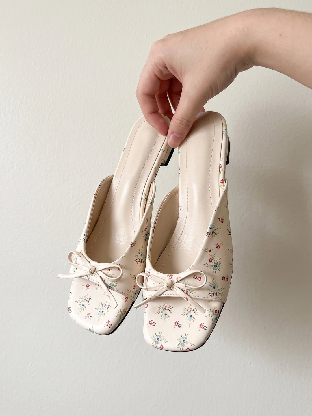 Ribbon Bow Sandals
