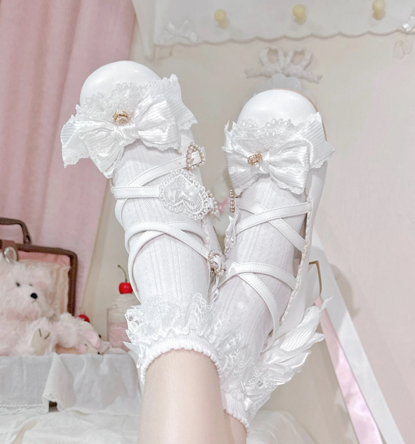 Gabrielle’s silhouette kitty heels