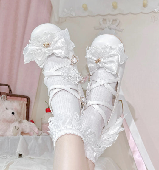 Gabrielle’s silhouette kitty heels