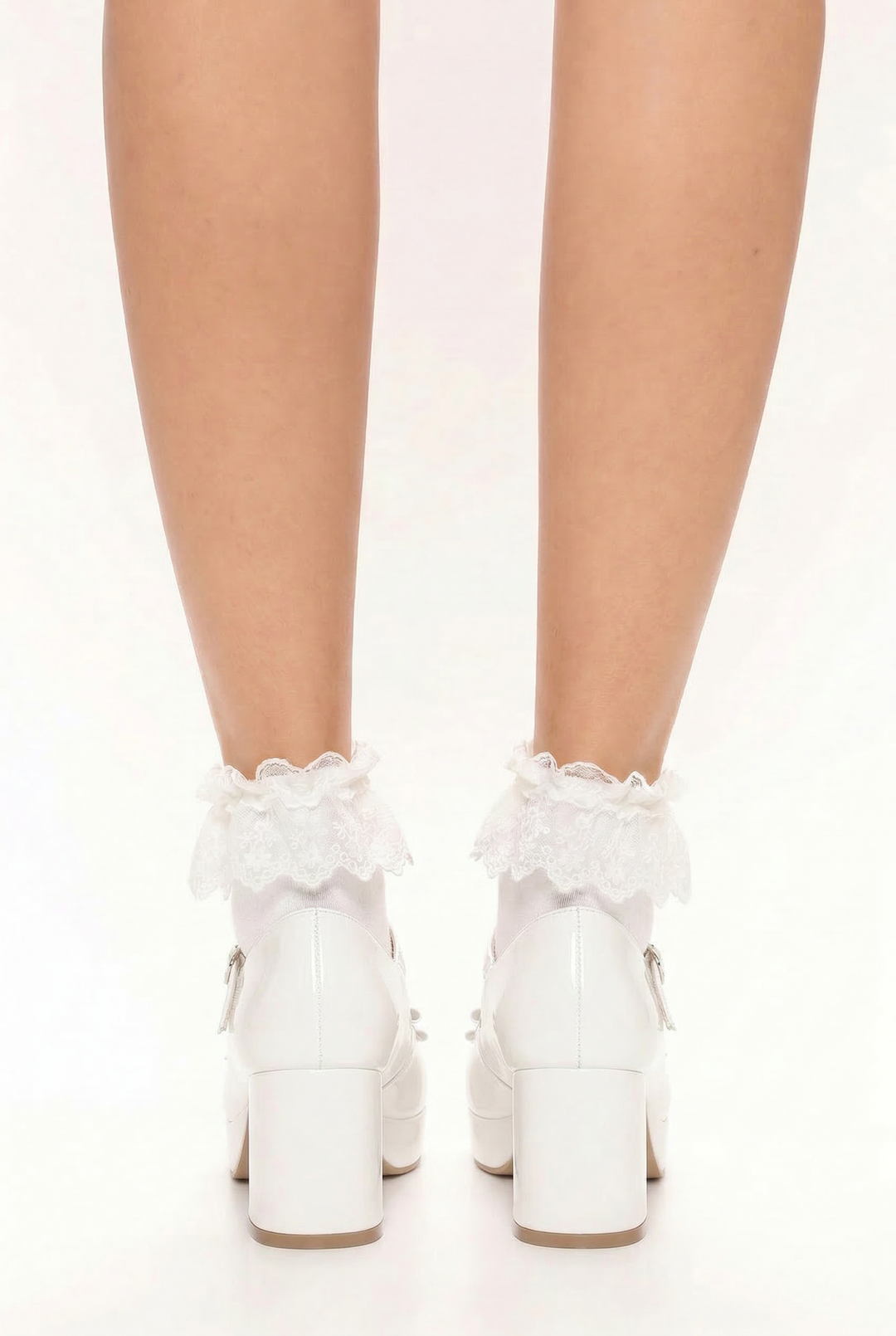 Gabrielle’s silhouette kitty heels