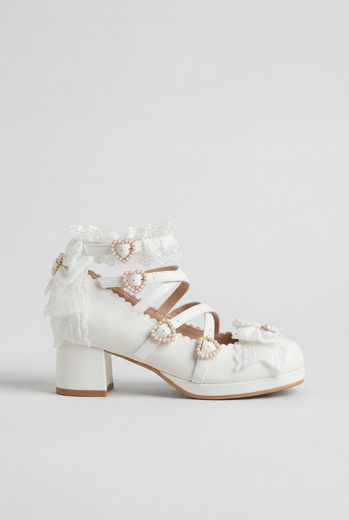 Gabrielle’s silhouette kitty heels