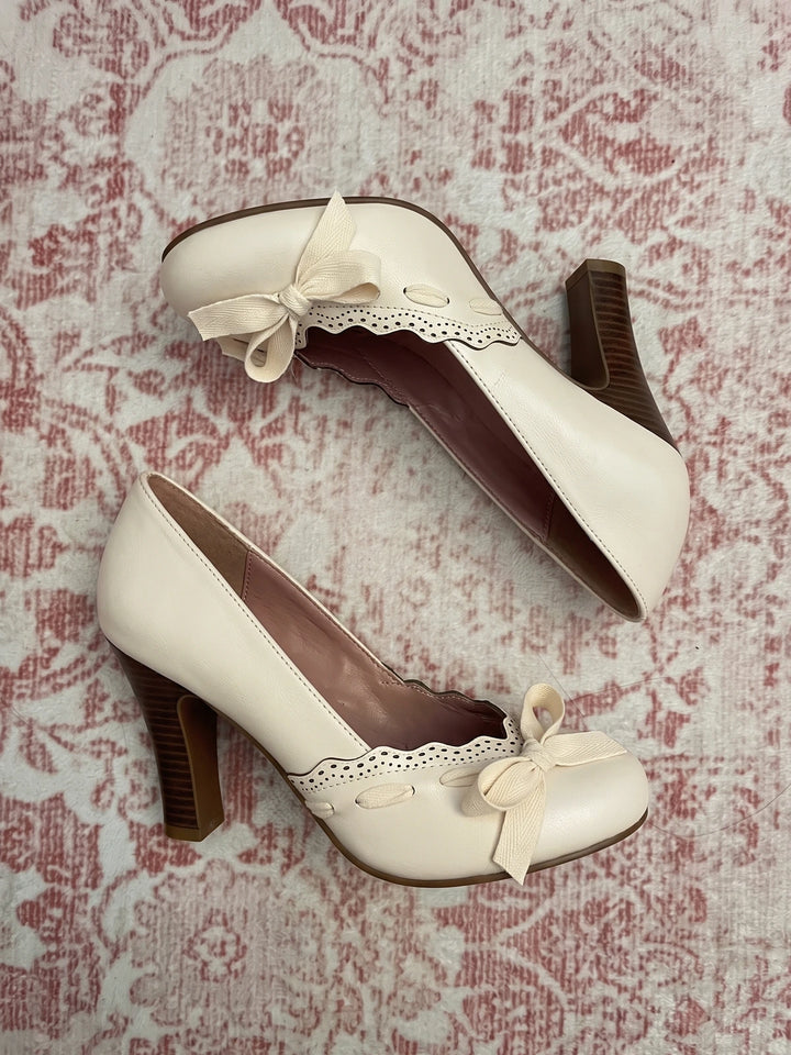 Marichelle Scalloped Bow Heels