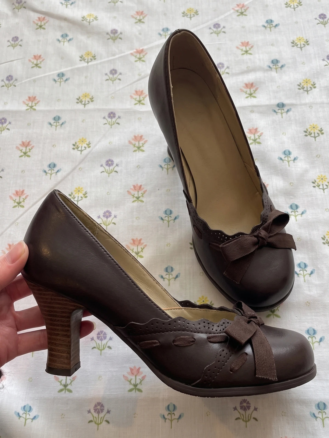 Violaine Scalloped Bow Heels