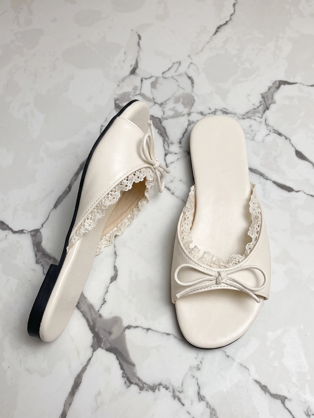 Mignettabelle Lace Bow Slides
