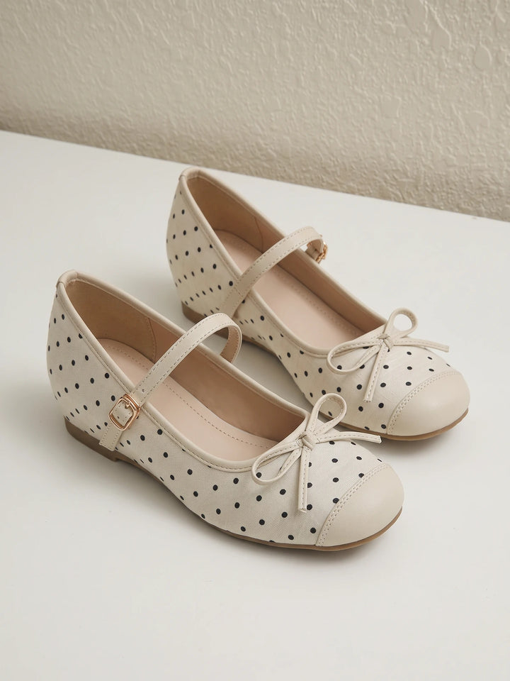 Cream With Darling Shoe