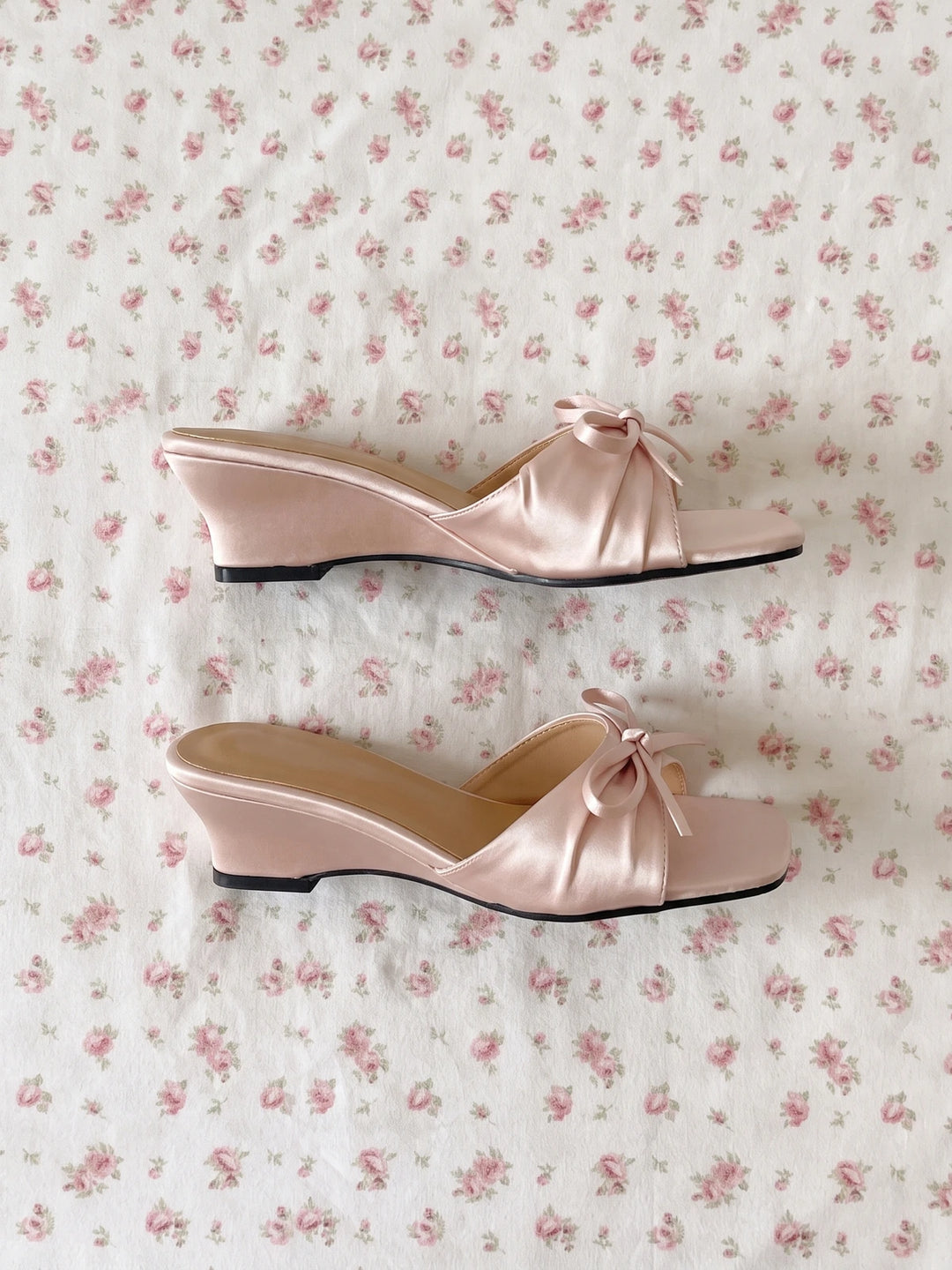 Chantal Shimmer Bow Sandals