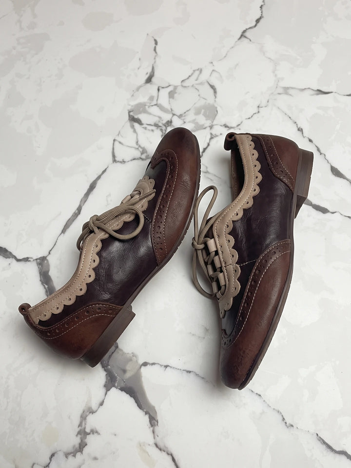 Adelheid Brogue Scalloped Flats