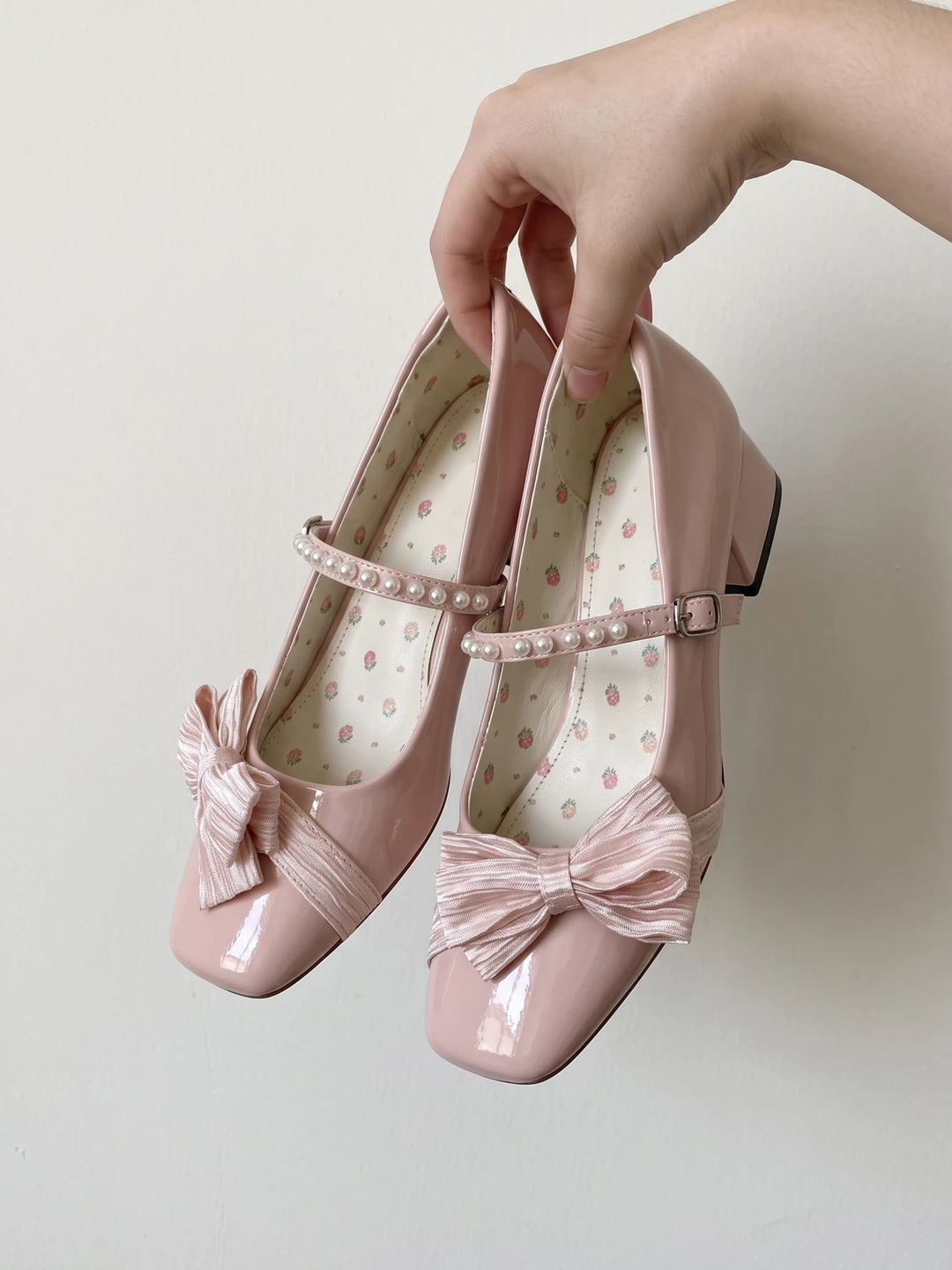 Zelie Pearlized Bow Mary Jane Heels