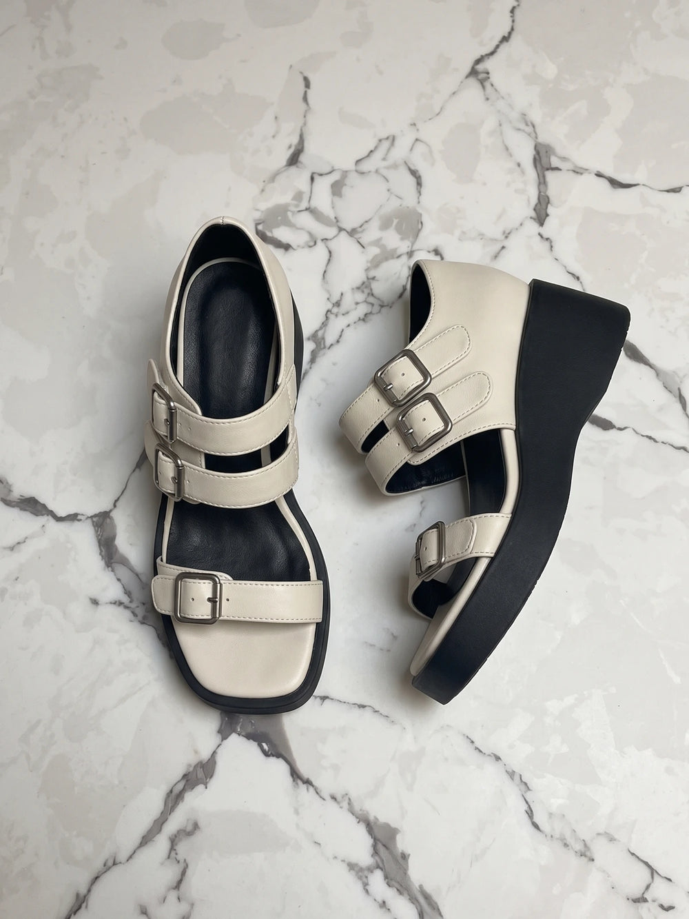 Crème Noir Platform Sandal